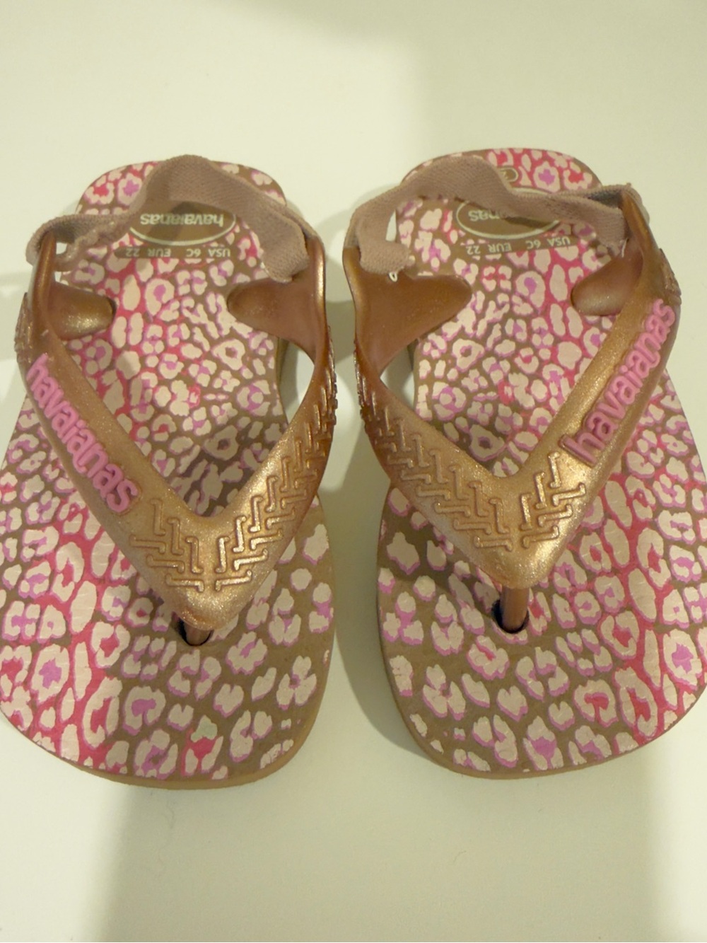 Havaianas Kids Pink and Gold Leopard Print Flip Flops